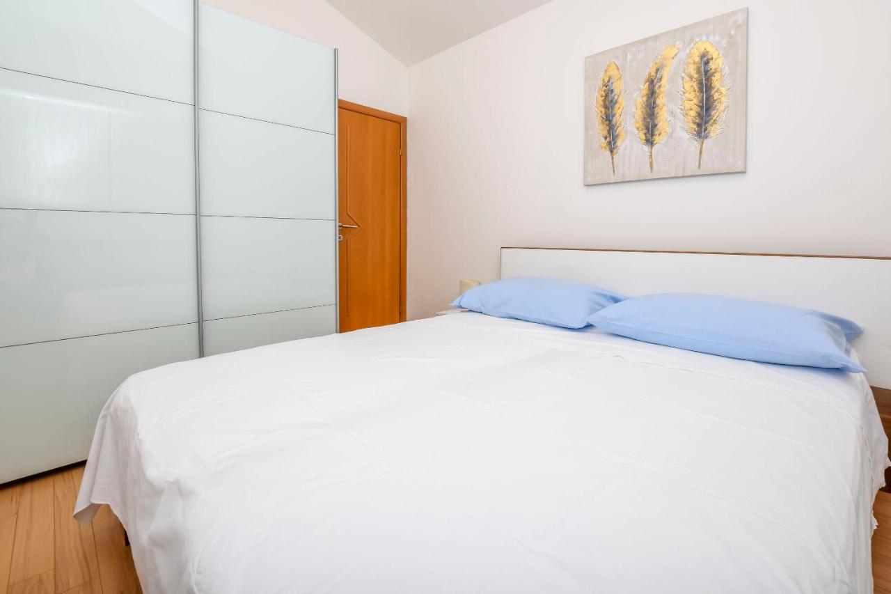 Apartment Zdravka Примоштен Экстерьер фото