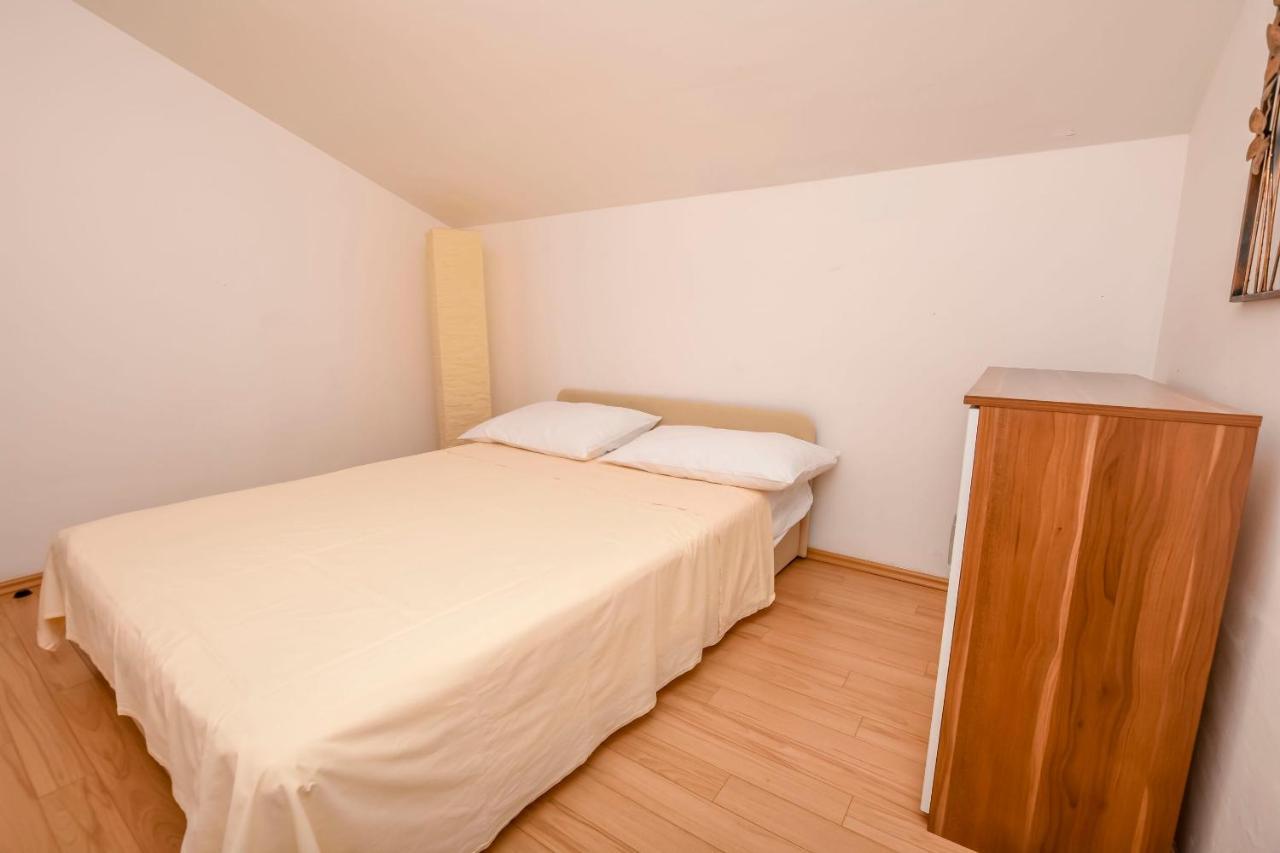 Apartment Zdravka Примоштен Экстерьер фото