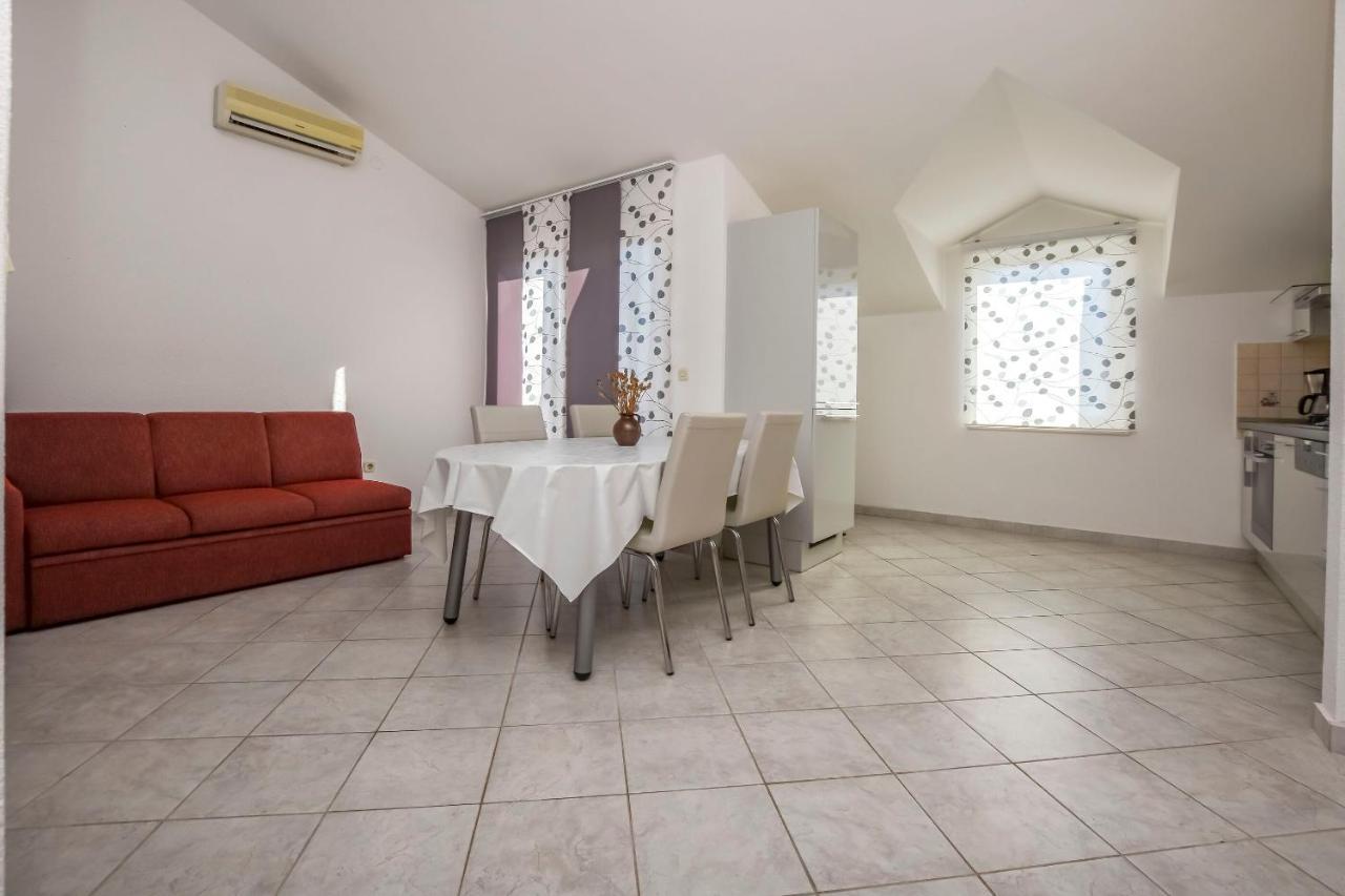 Apartment Zdravka Примоштен Экстерьер фото