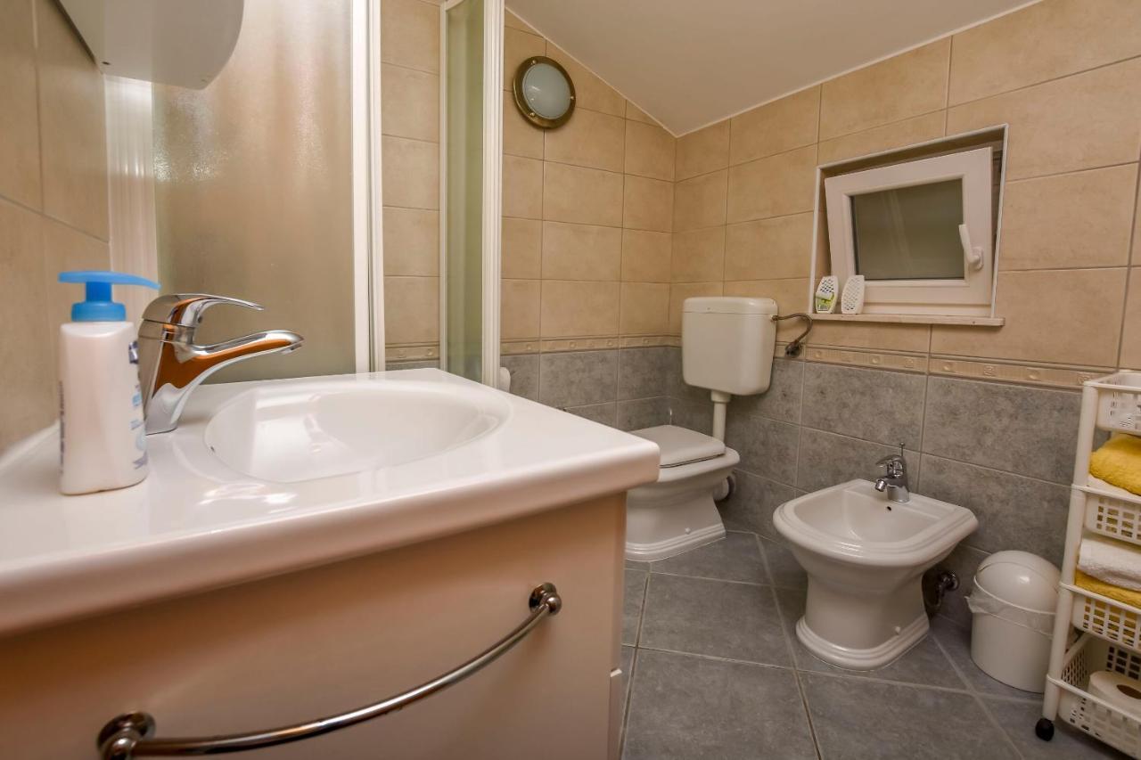 Apartment Zdravka Примоштен Экстерьер фото